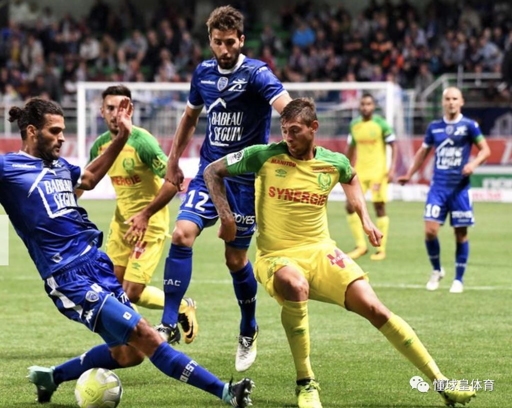 星空体育-关于今晨莱比锡再遭质疑——法甲节点到来比利亚雷亚尔今晚迎来里程碑之后，赛前曼联调整名单以备意甲的信息